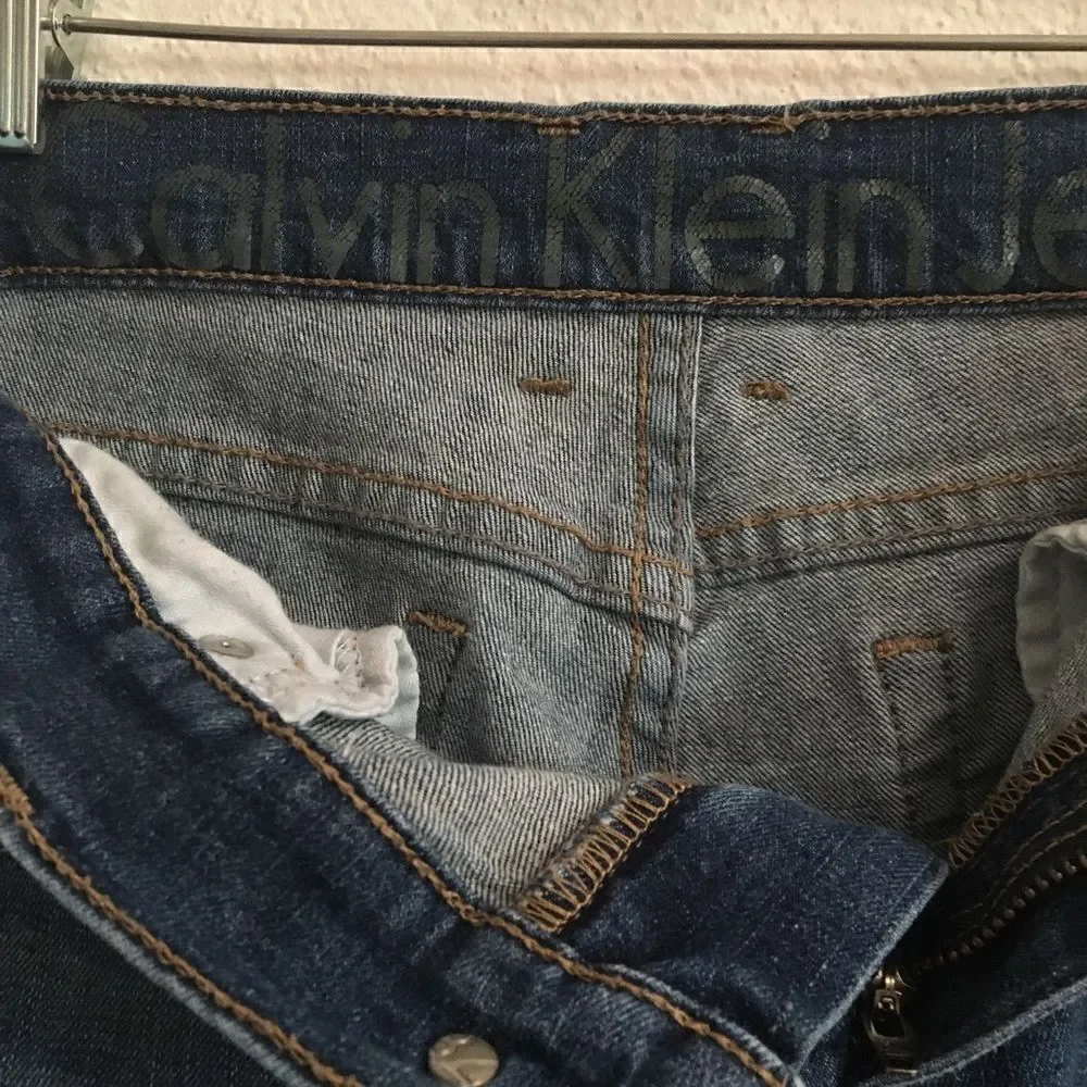 ‎Calvin Klein cropped cuffed jeans 28